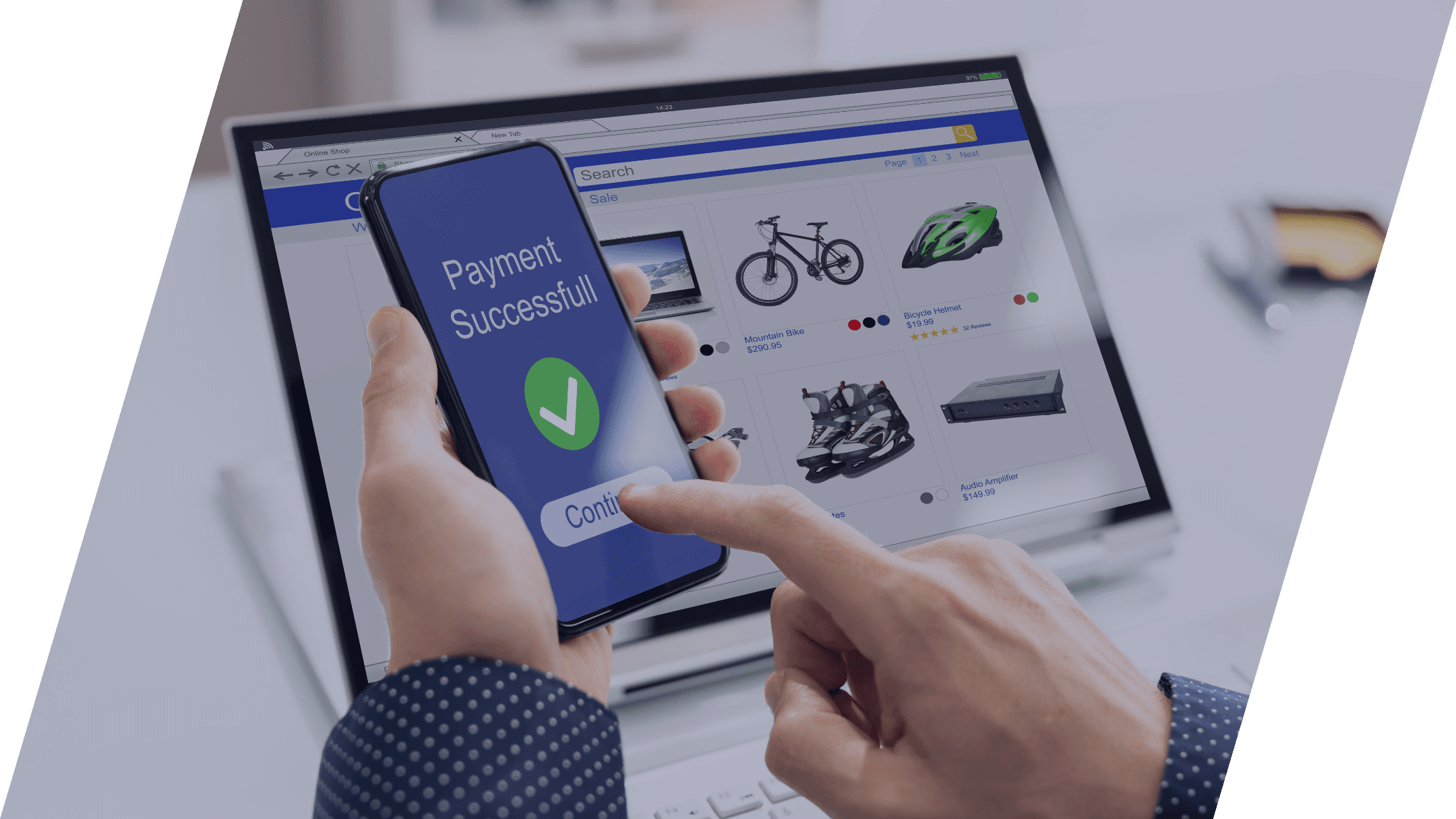 Онлайн магазин на экране компьютера