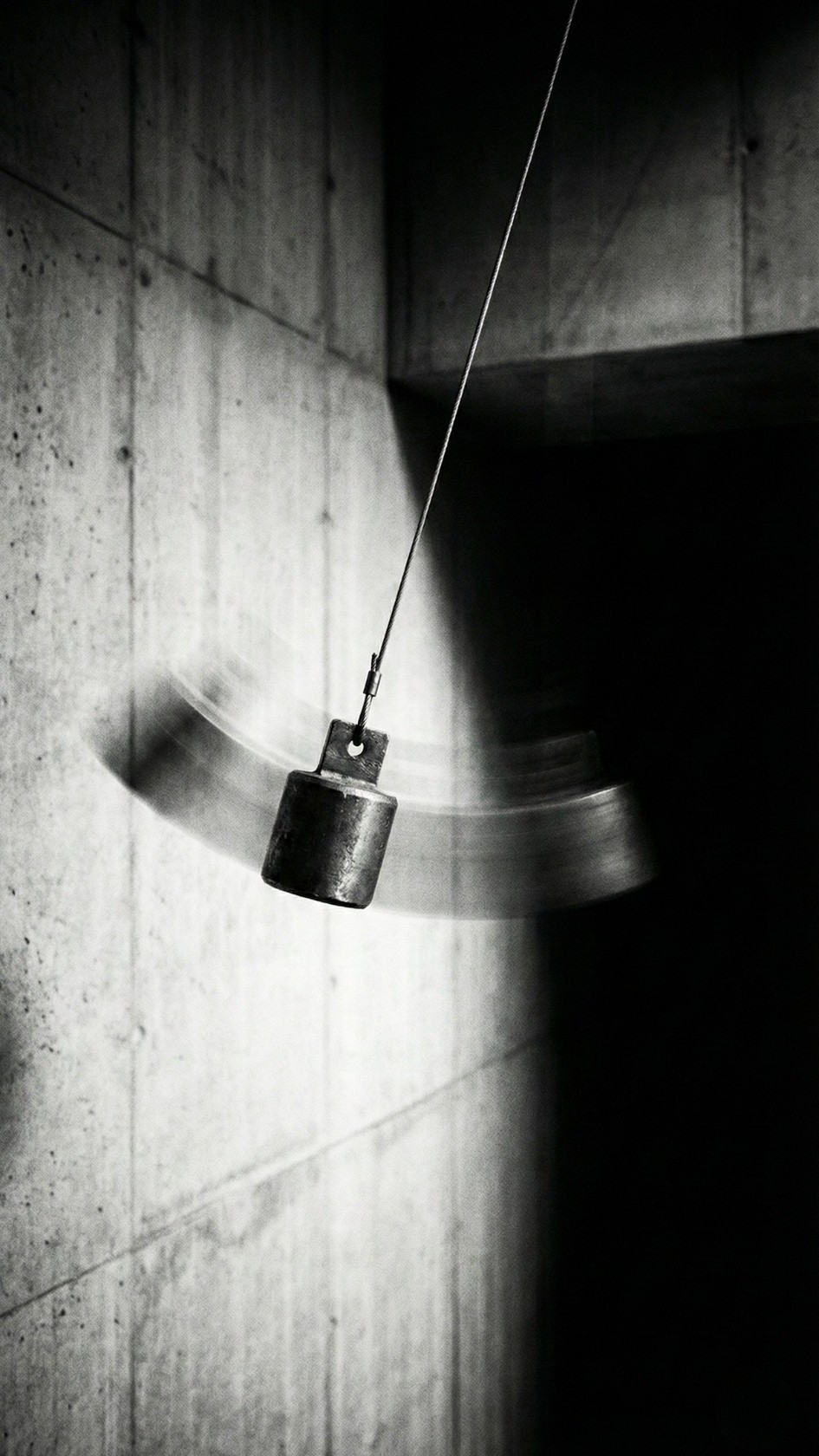 The necessity of oscillation in structural integrity.