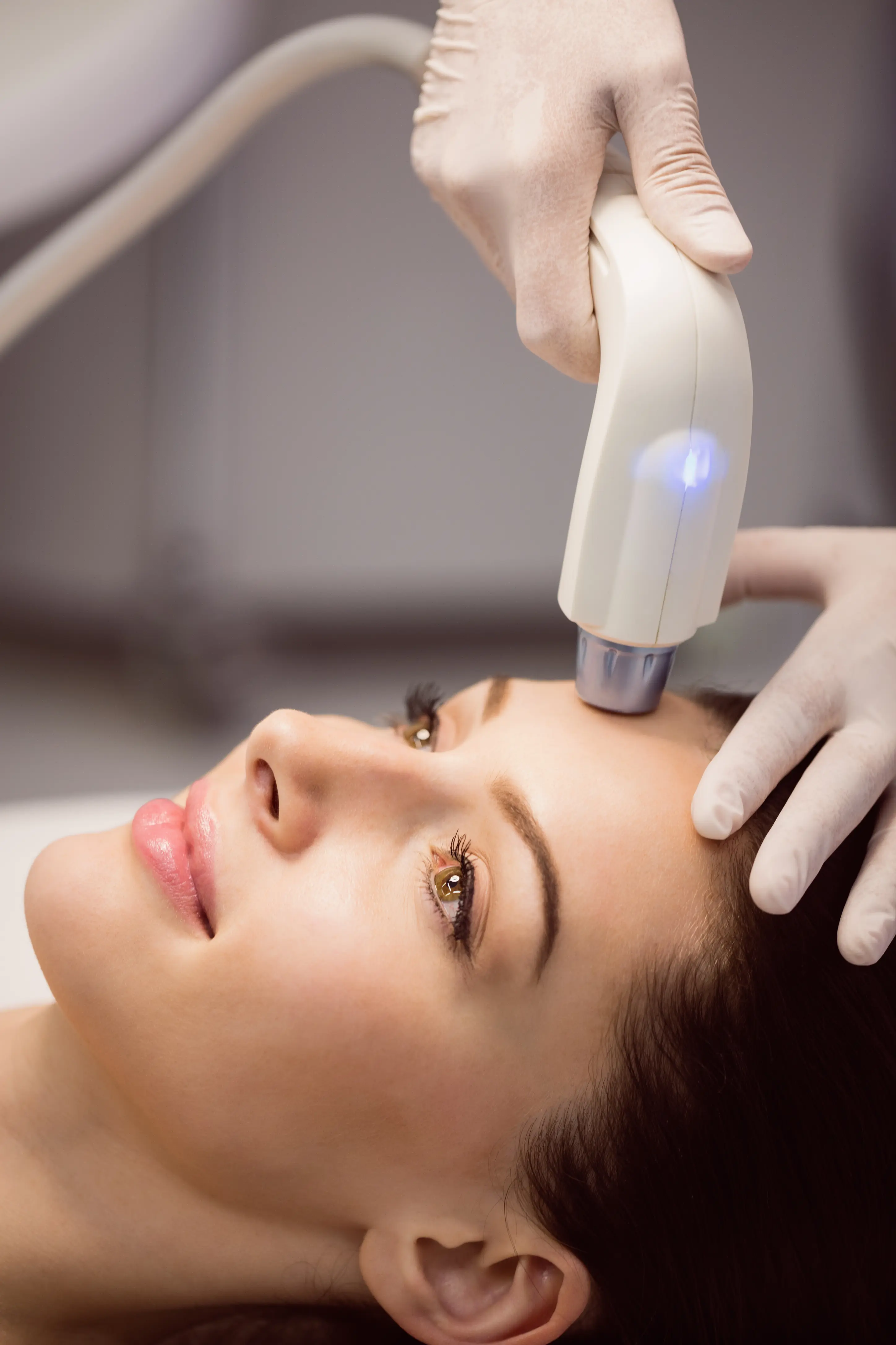 Lumecca Peak: Advanced Non-Invasive Skin Rejuvenation Treatment