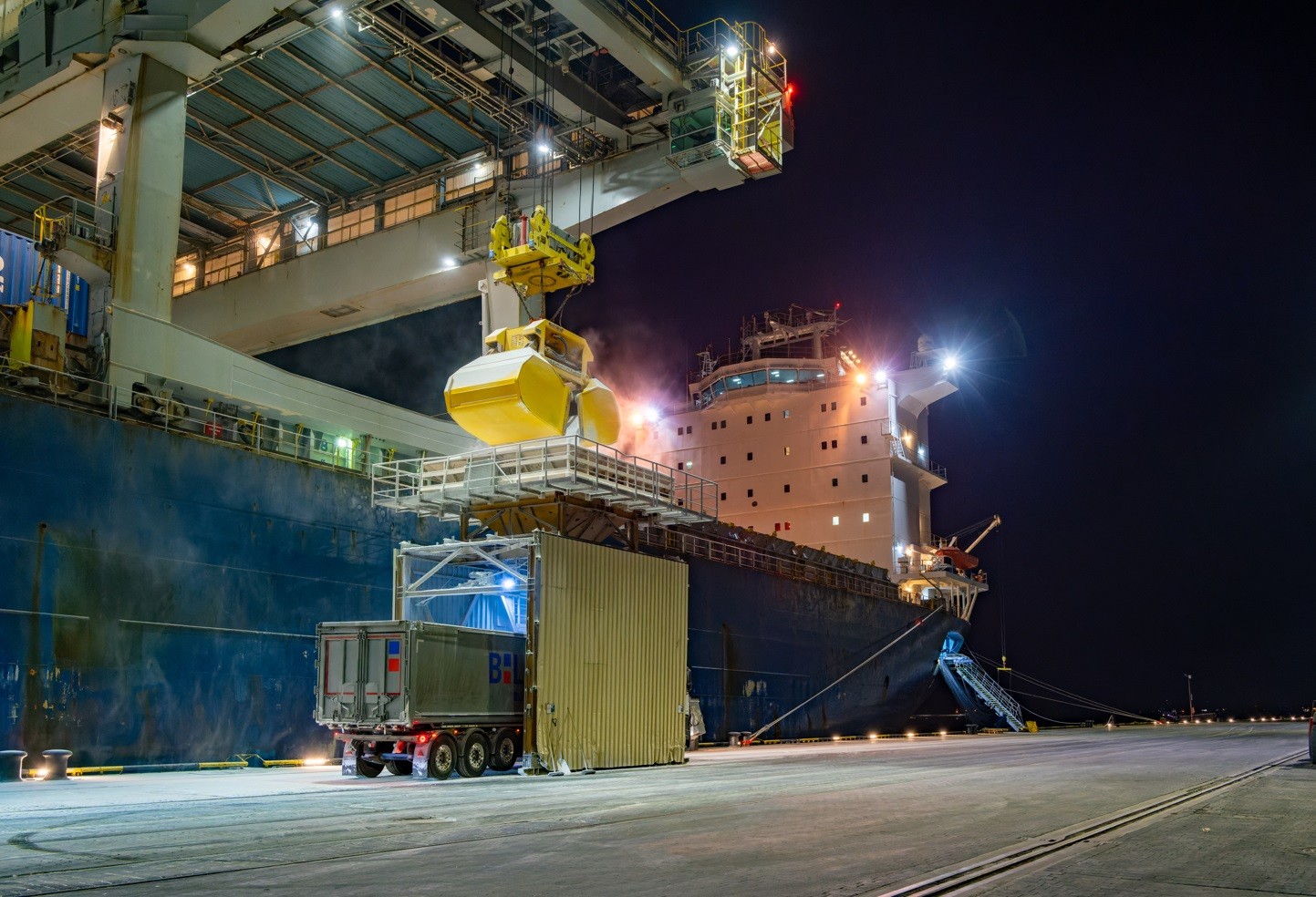 ENAT-Chemicals-GmbH-Hamburg. High-quality soda ash supplier. Light and dense soda ash for glass manufacturing, chemicals, detergents, and industrial applications. Premium sodium bicarbonate distributor – Food-grade and industrial-grade sodium bicarbonate for various industries. Reliable soda ash and sodium bicarbonate supplier – Efficient supply chain and logistics for industrial customers. Sustainable soda ash sourcing – Environmentally friendly production and supply of soda ash and sodium bicarbonate. Global distribuitor.