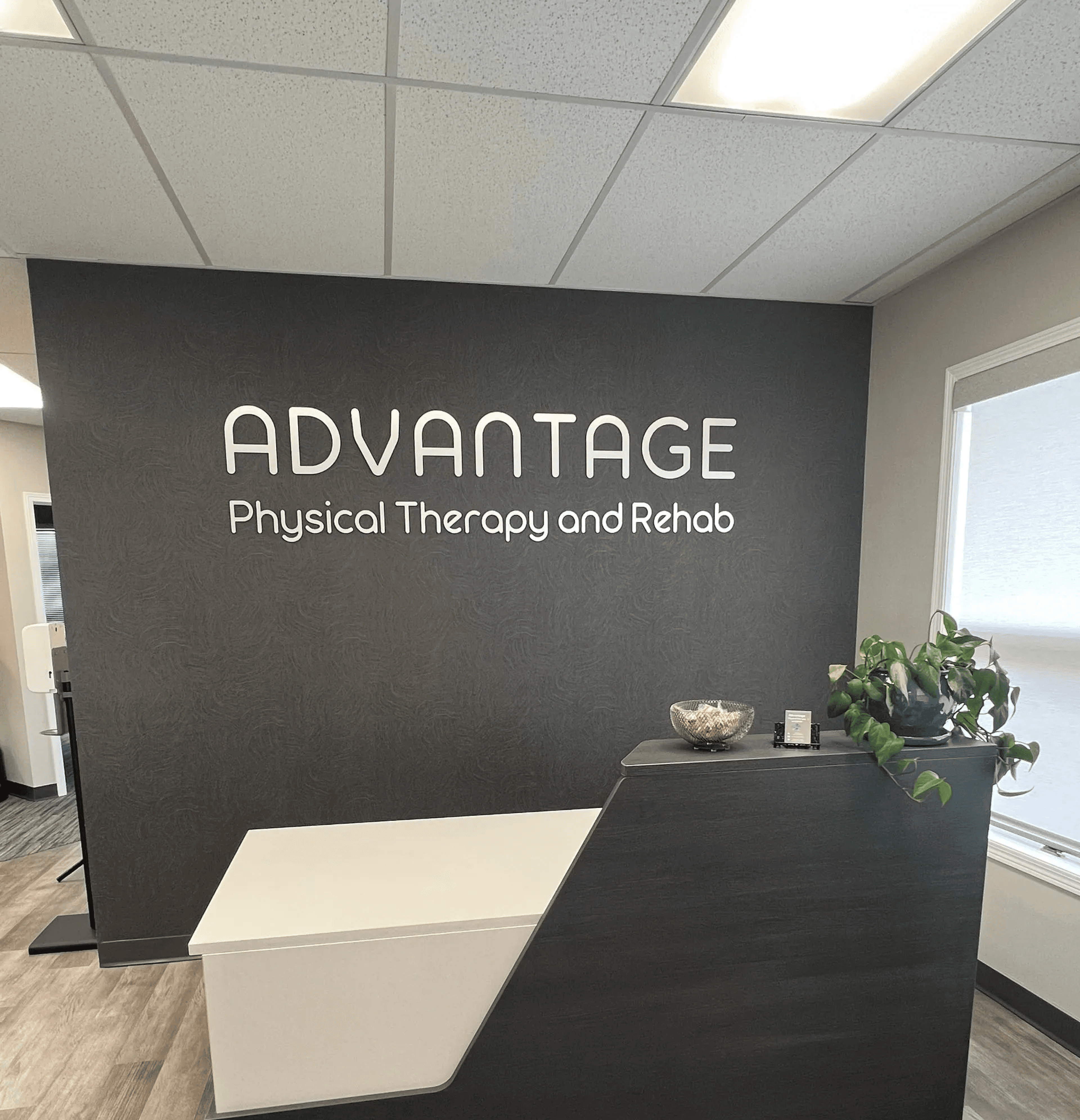 Front desk at Advantage Physical Therapy Urbandale Iowa