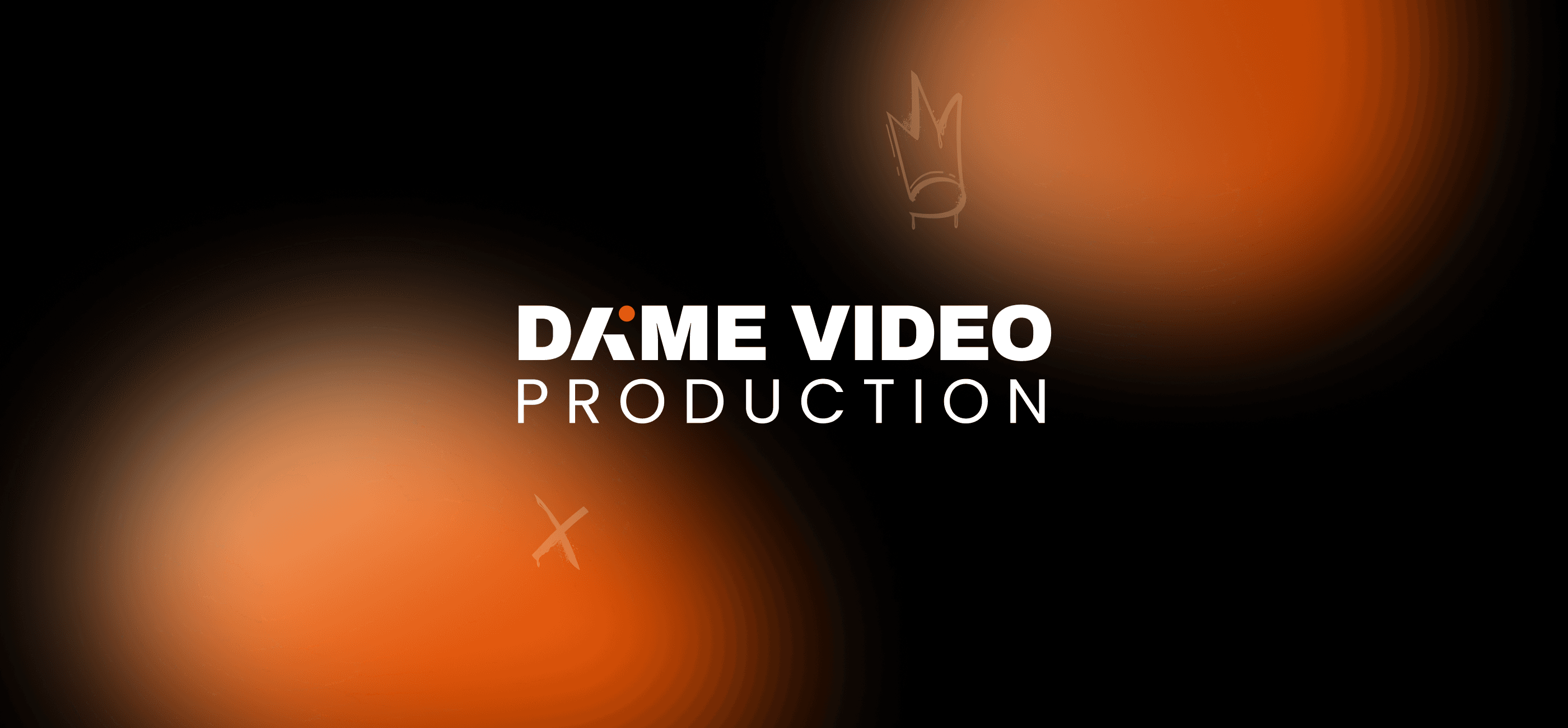 Logo společnosti Dáme Video na černo-oranžovém pozadí.