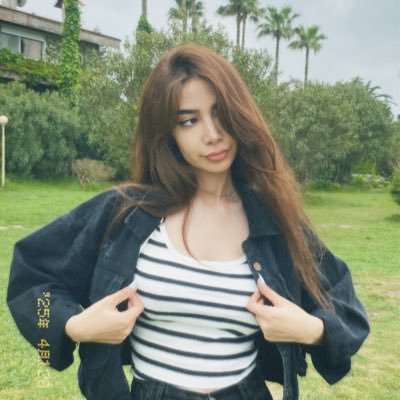 AI girl generator recommender on Twitter