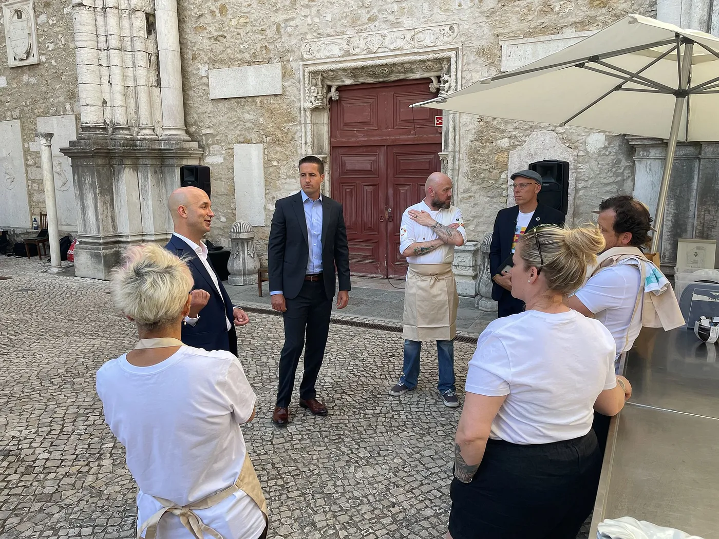 Wholechain co-founders discuss traceability with the chefs of the evening and co-host, Paul Newnham of the SDG2 Advocacy Hub and Chefs’ Manifesto. In order from left to right: Chef Cristina Bowerman, Mark Kaplan, Jayson Berryhill, Chef Conor Spacey, Paul Newnham, (not visible: Chef Grace Ramirez), Chef João Rodrigues and Chef Kamilla Seidler. Photo by Claudia Sandell-Gándara.