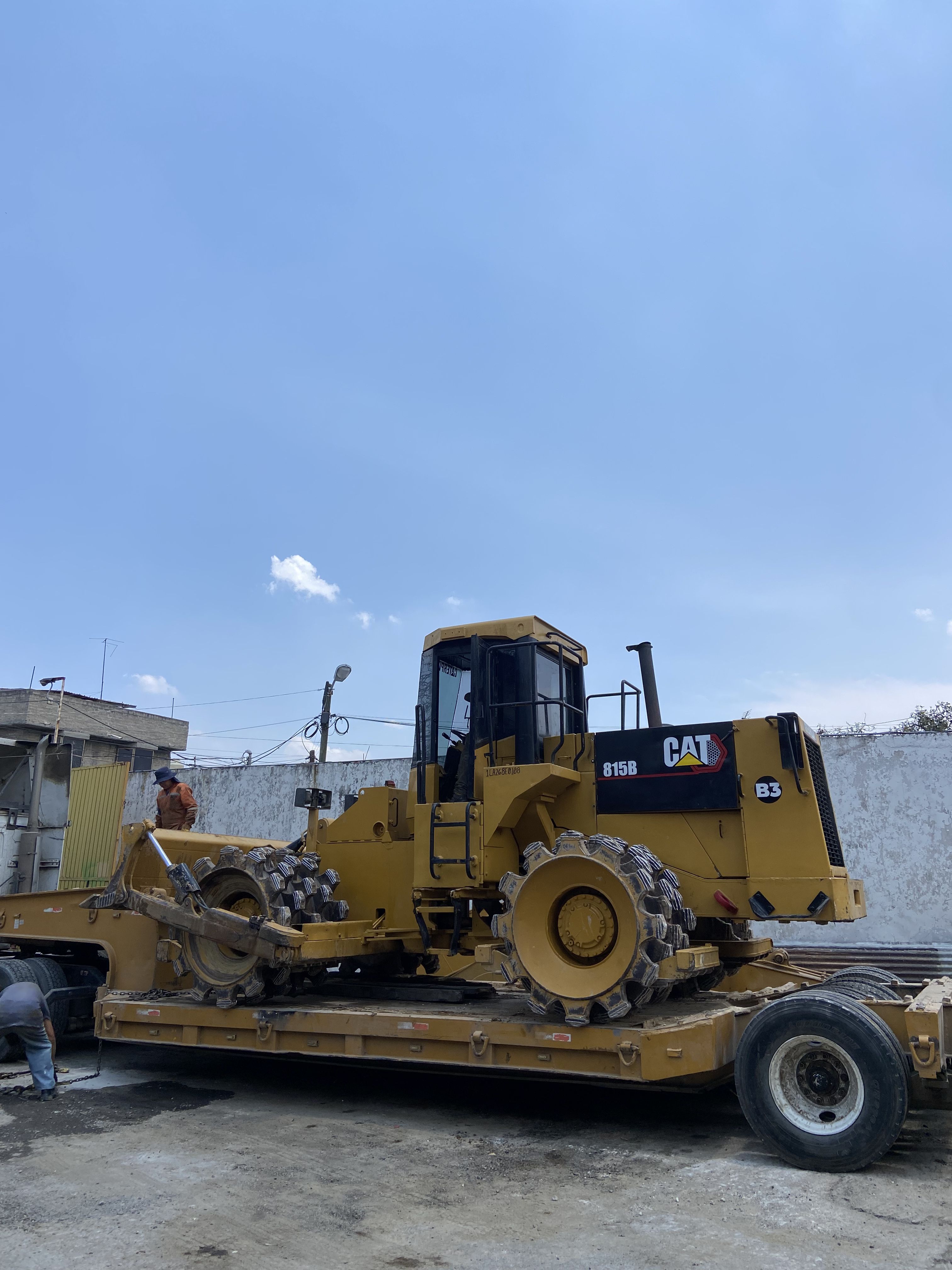 Tractocompactador para compactación de suelo en proyectos de construcción