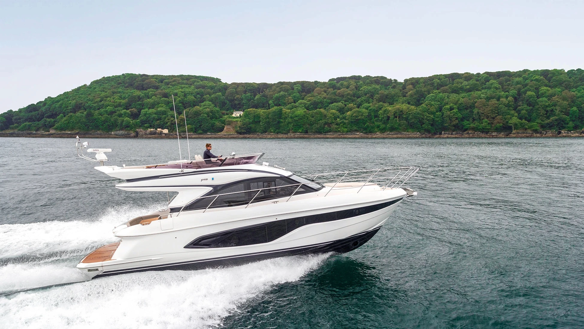 Princess F45 underway