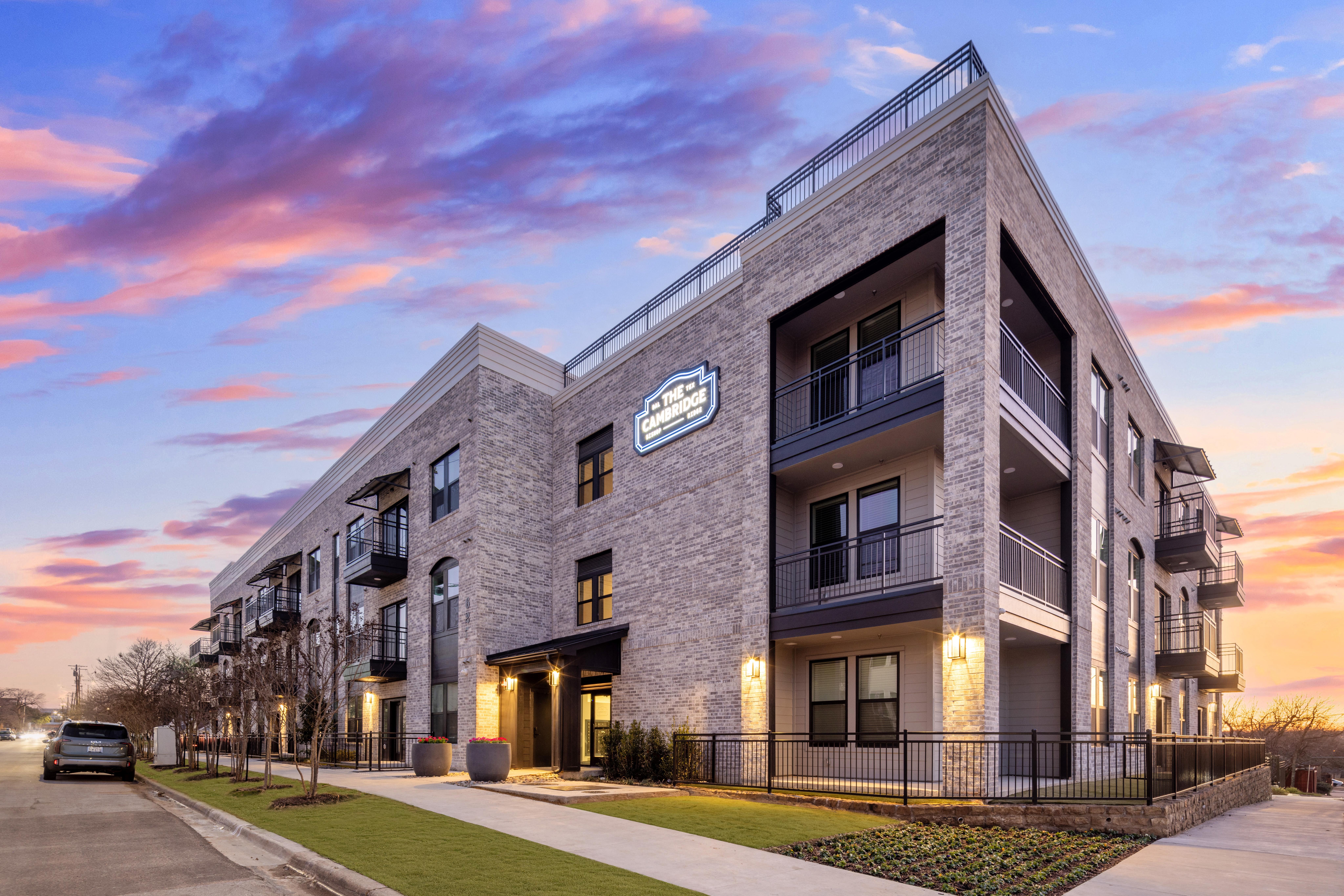 The Cambridge at Bishop Ridge - Multifamily apartment community in Dallas, TX - 42 units