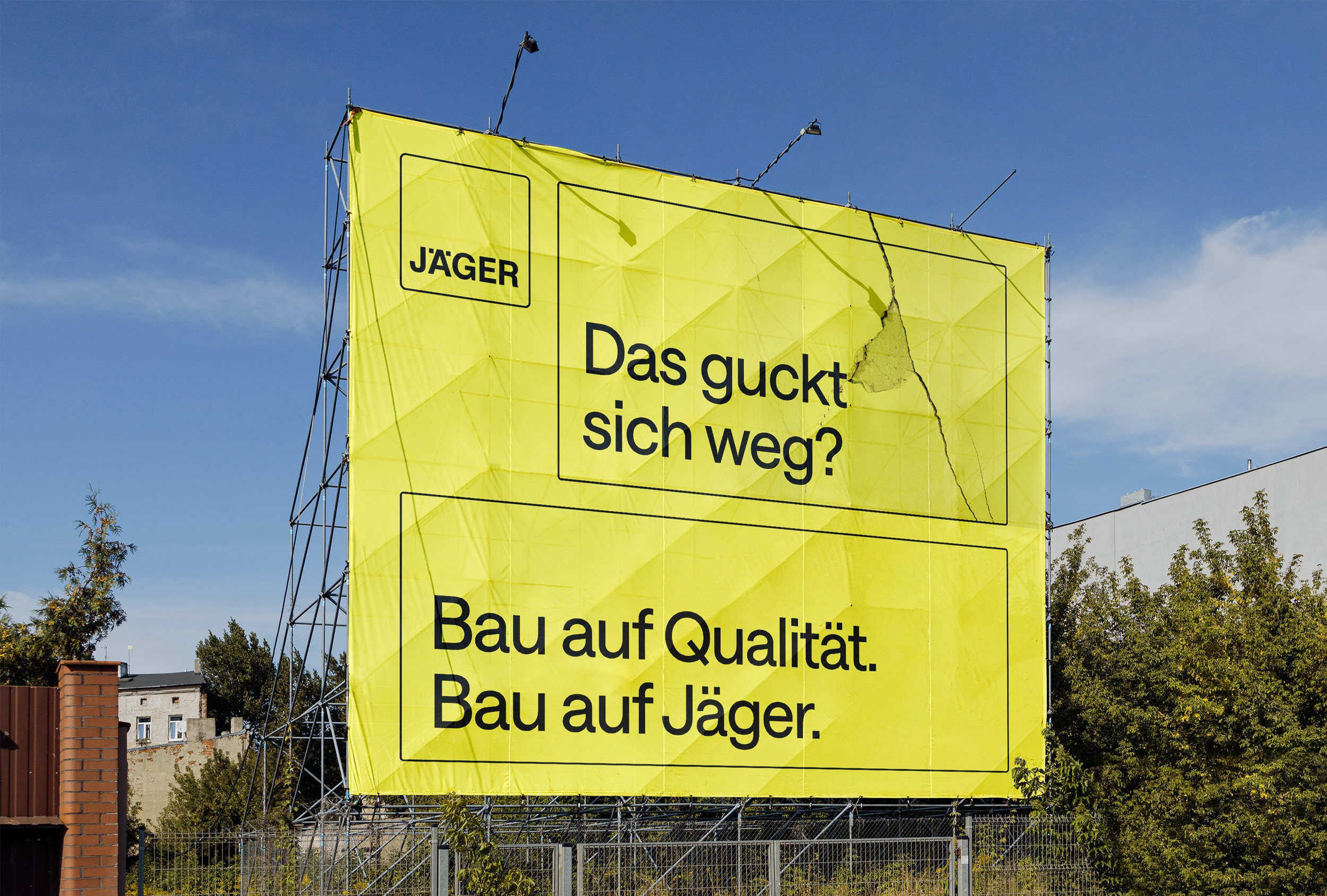 Elegante Aufnahme im Burg Vital Resort, das den luxuriösen Stil und die warme Atmosphäre des Hauses zeigt.