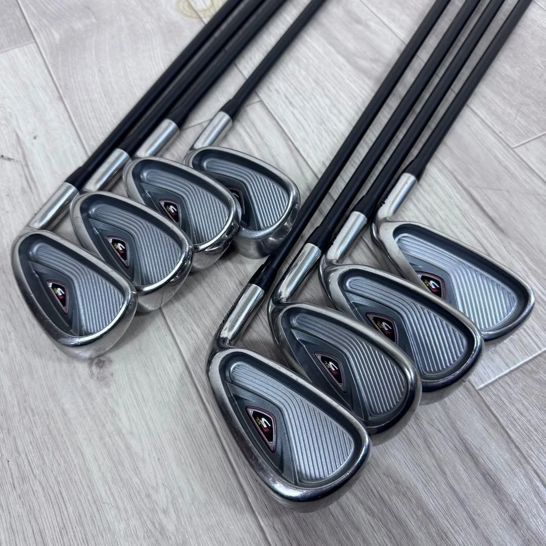 TaylorMade R11 mid-level golf set