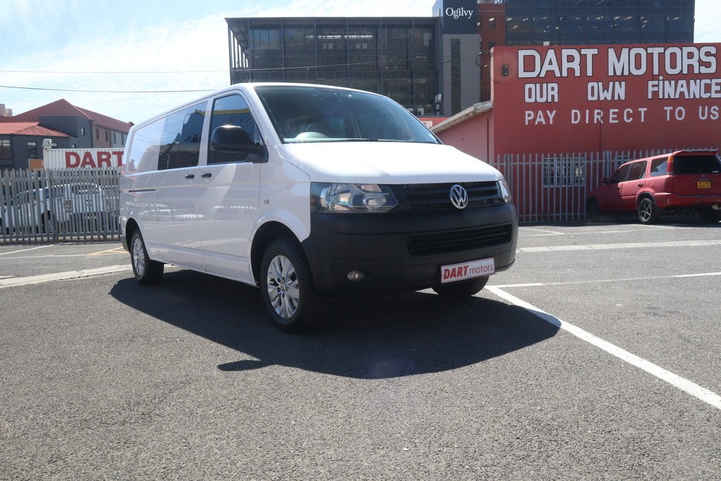 A view of the top of the eiffel tower