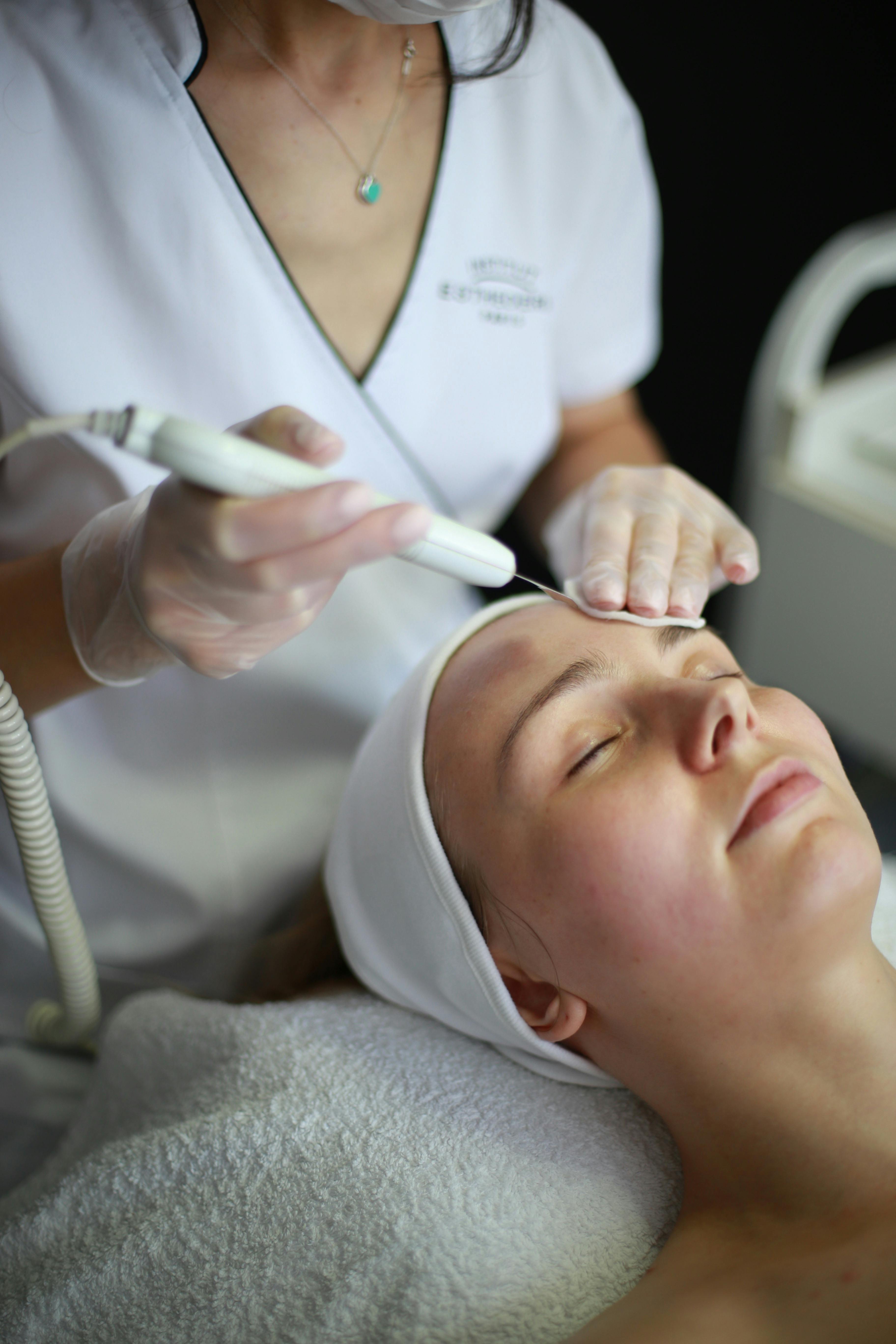 Beauty technician