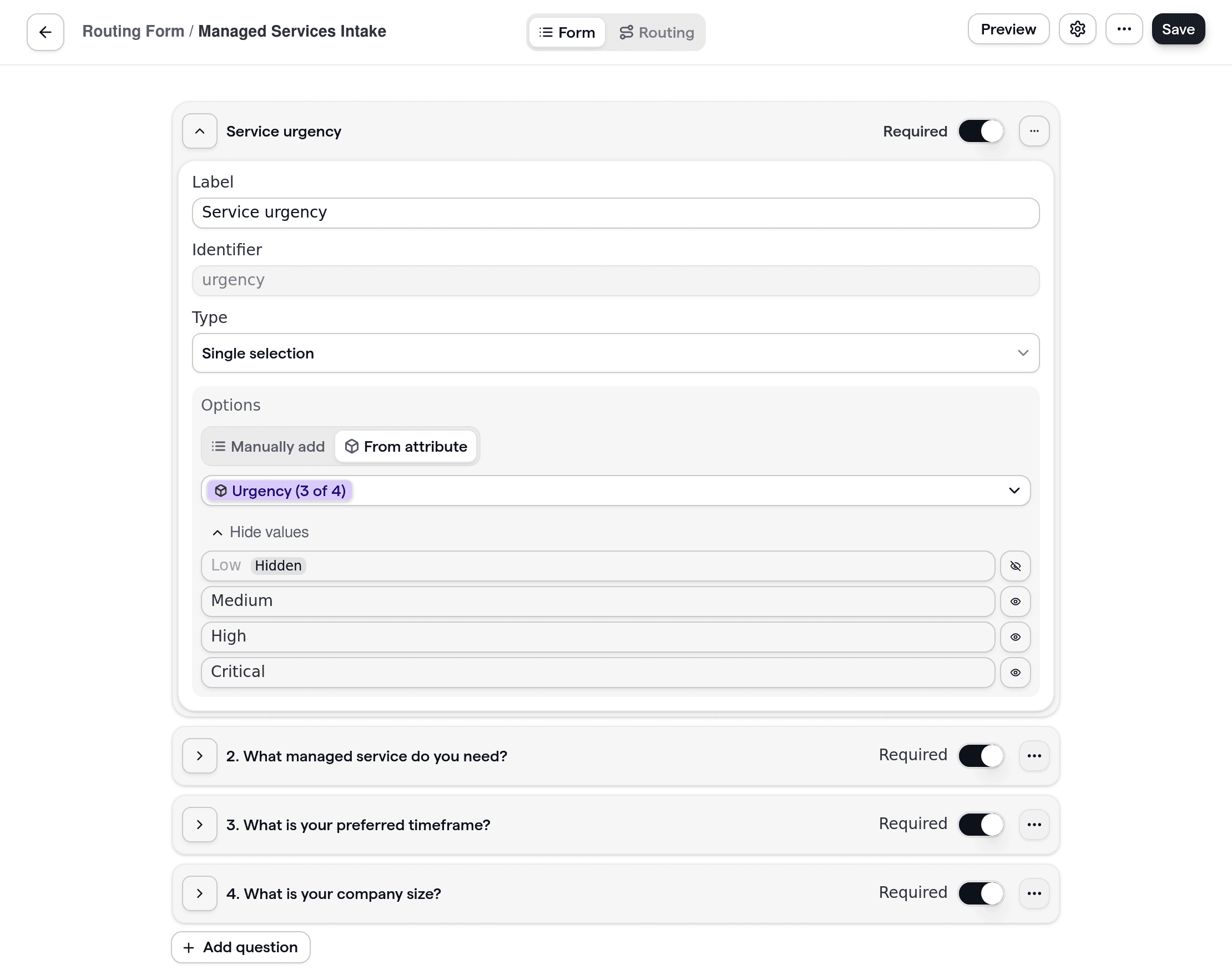 Routeringsformulier voor beheerde serviceproviders met aangepaste vragen over servicetype, urgentie en bedrijfsomvang.