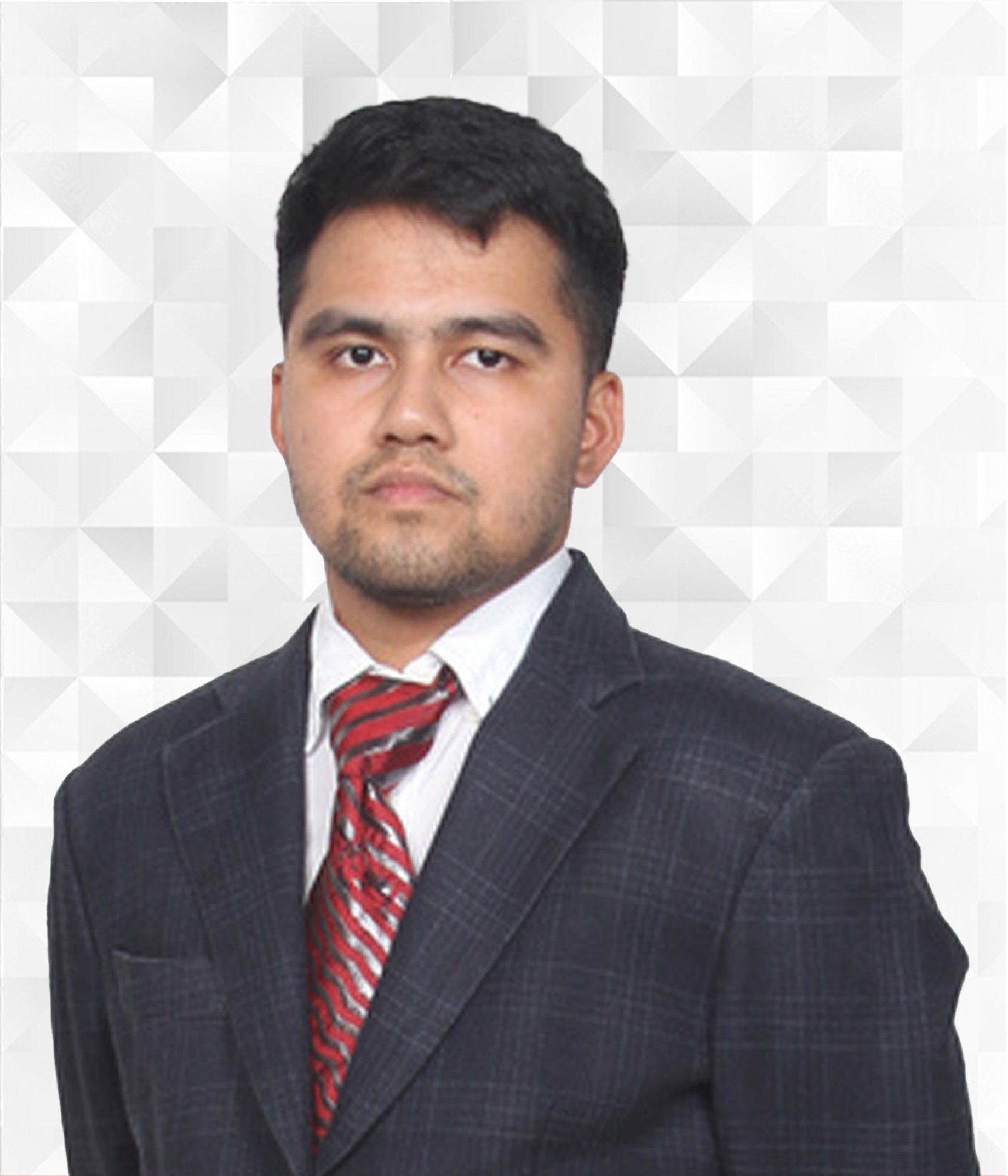 Foto portrait komisaris collega Adibya Fitrio Rizra menggunakan jas hitam dan dasi merah marun