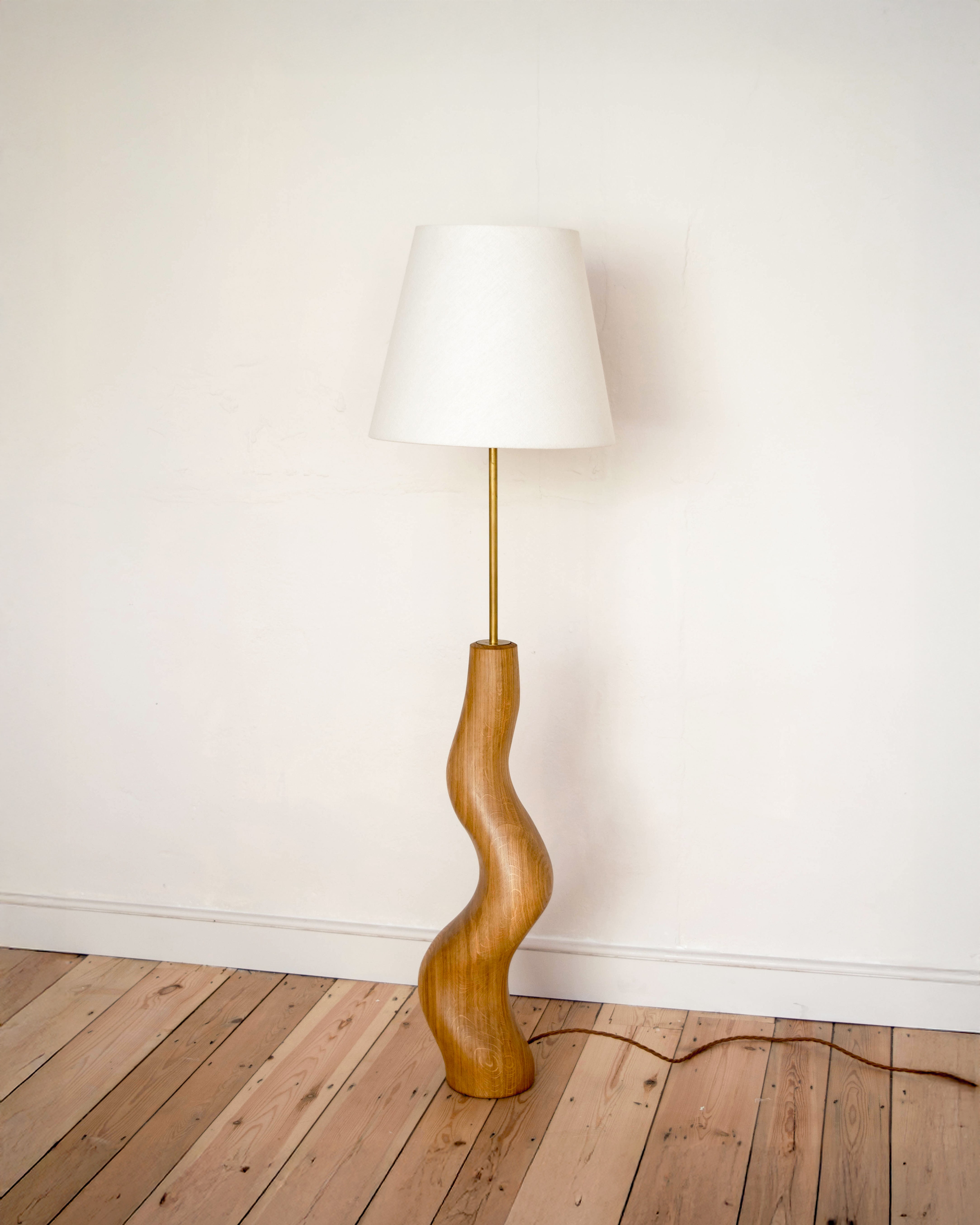 Caracol Desk Lamp with Spalted base and Aluminium shade available in UK, EU & US/CA wiring