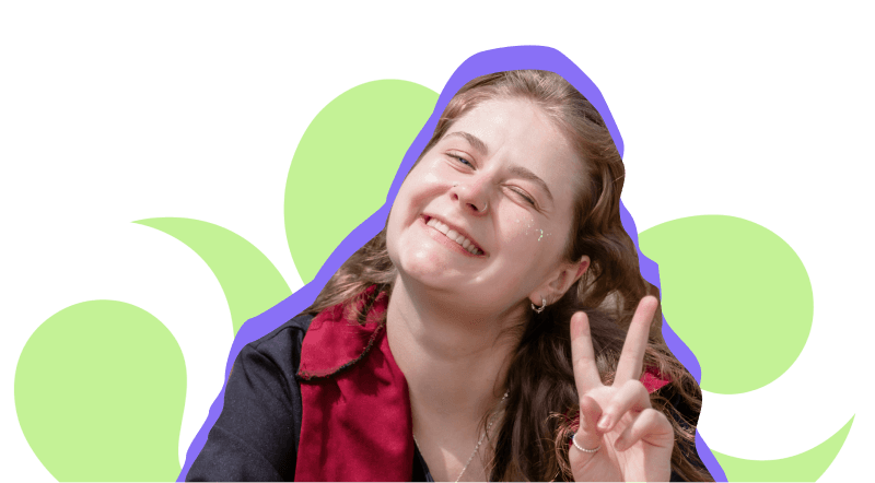 Щаслива дівчина у таборі "ОбходиСвіт"