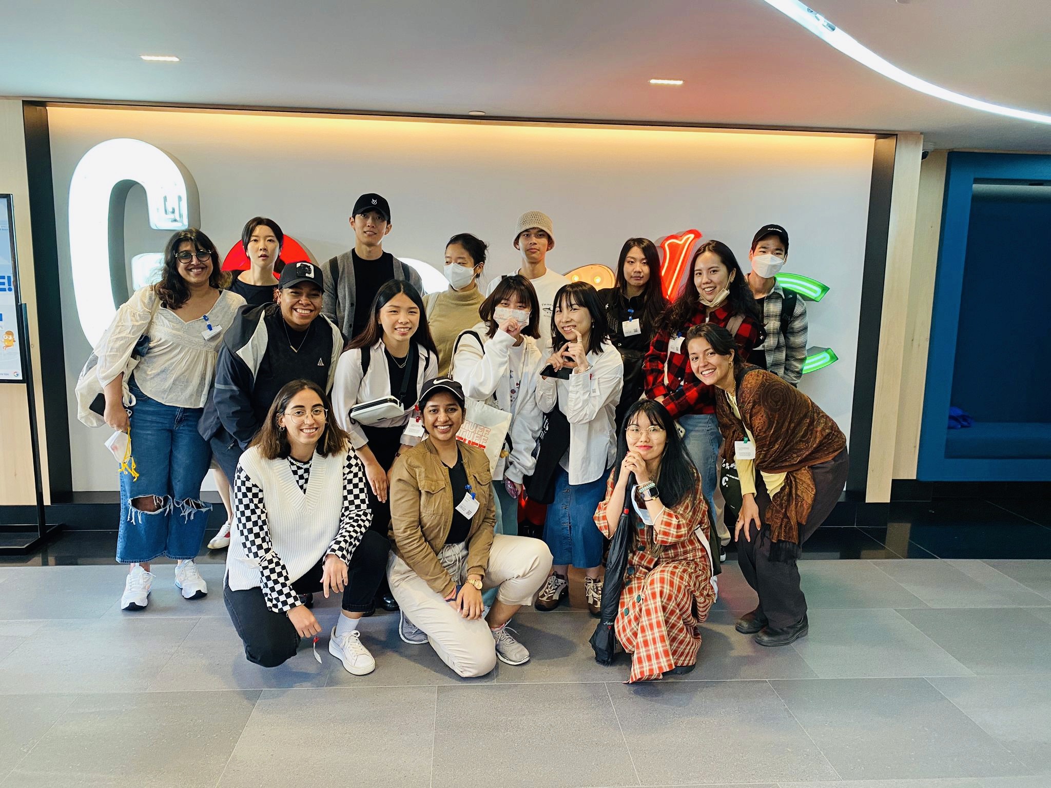 group photo of the class of 2024 at Google headquarters, lobby