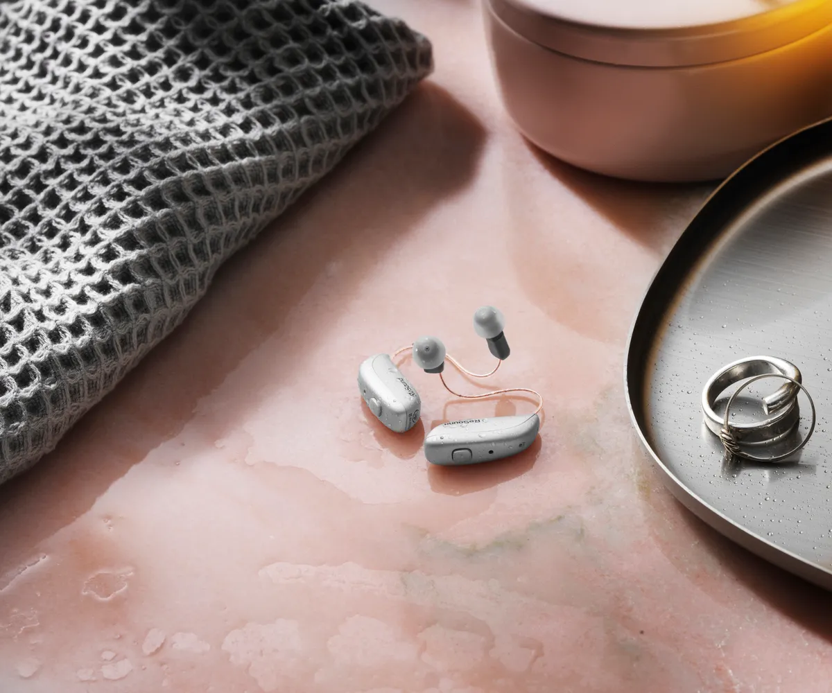 Faire du sport avec son appareil auditif ? C'est possible. Découvrez tous les conseils de nos audioprothésistes.