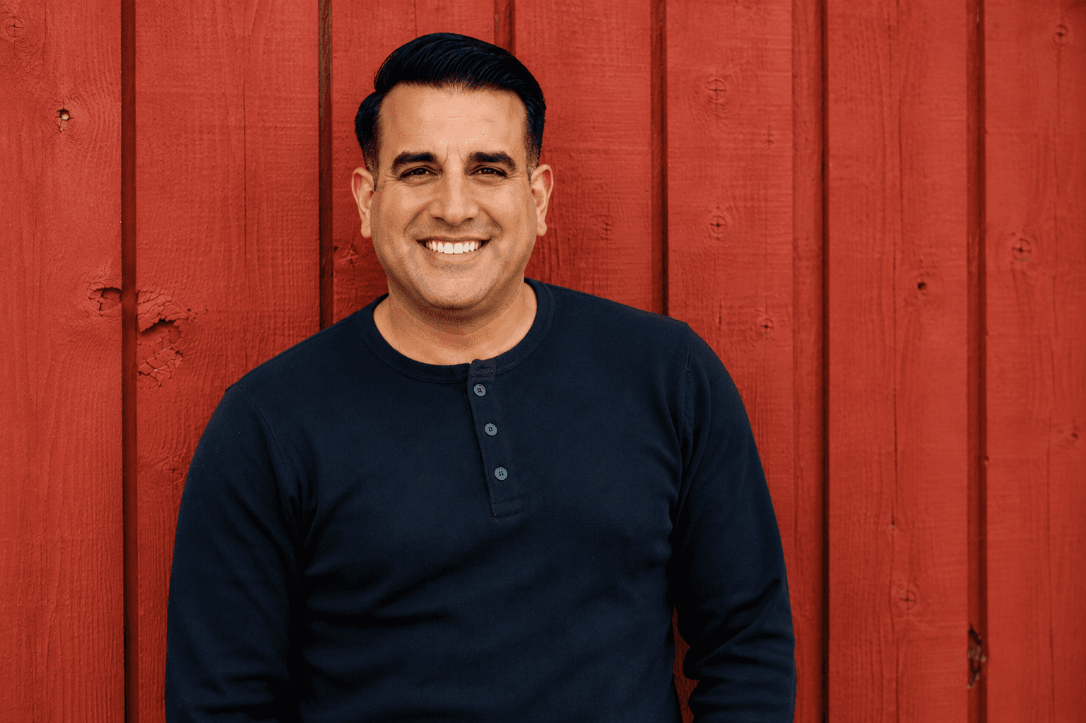 Portrait of Luis Ortiz, founder of CXPlus