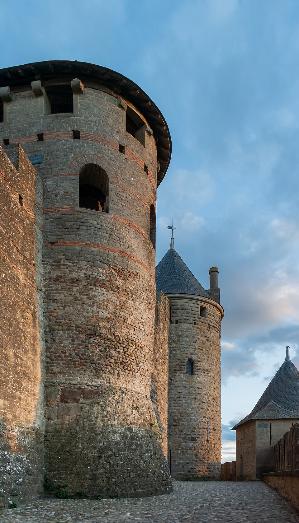 buddha statue during daytime