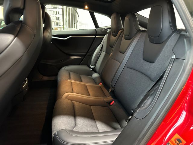 TESLA Model S 2018 RED Gebrauchtwagen - Galeriebild 21