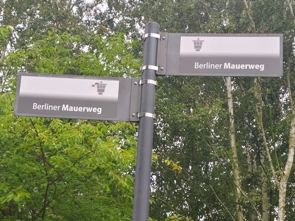 The signposts of the wall are 3.6m high, representing the actual height of the wall.