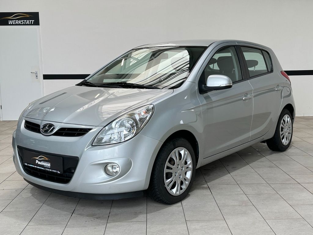 HYUNDAI i20 2012 SILVER Gebrauchtwagen - Hauptansicht