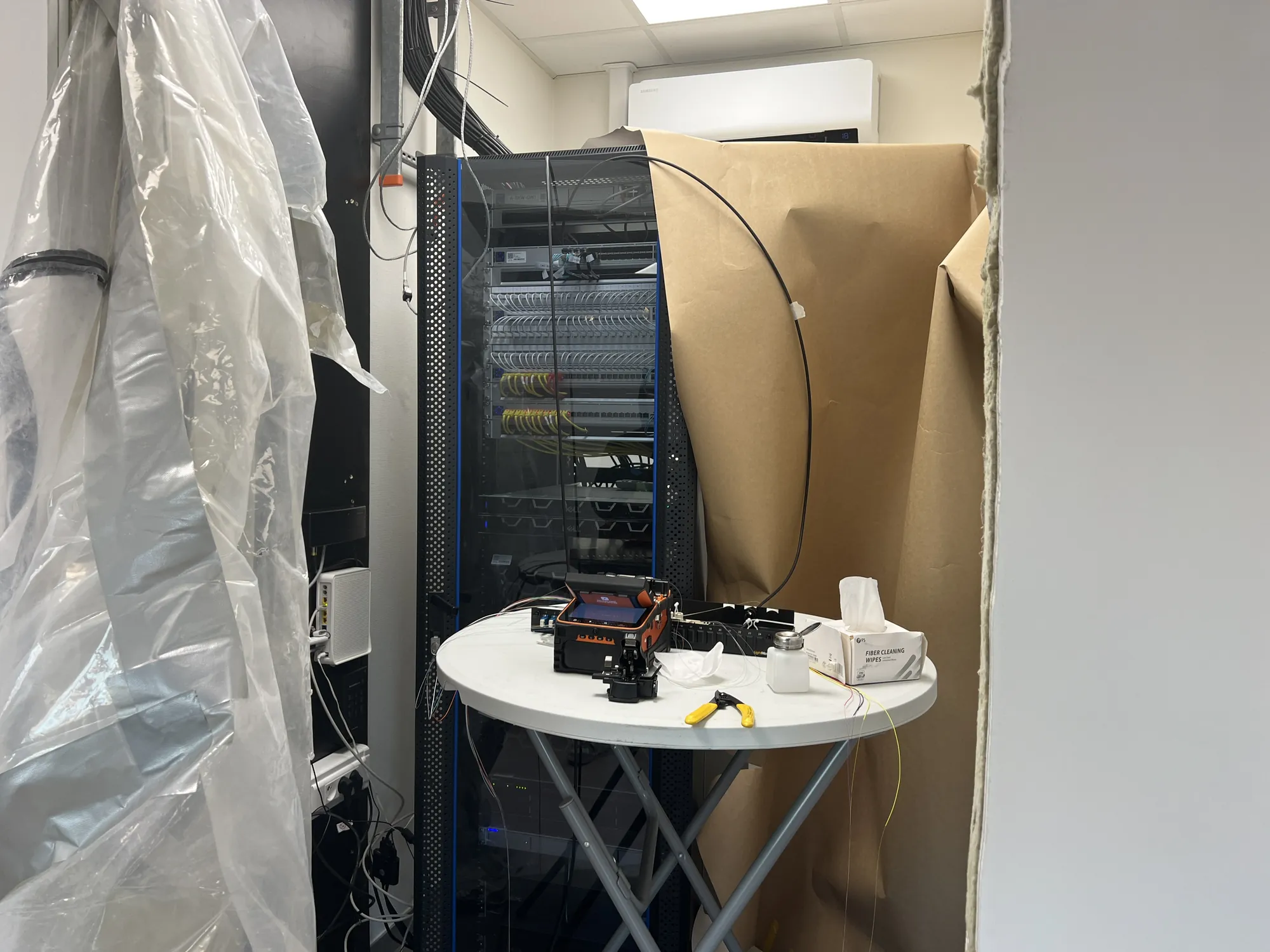 Technische ruimte van AAQUA tijdens de netwerkinstallatie