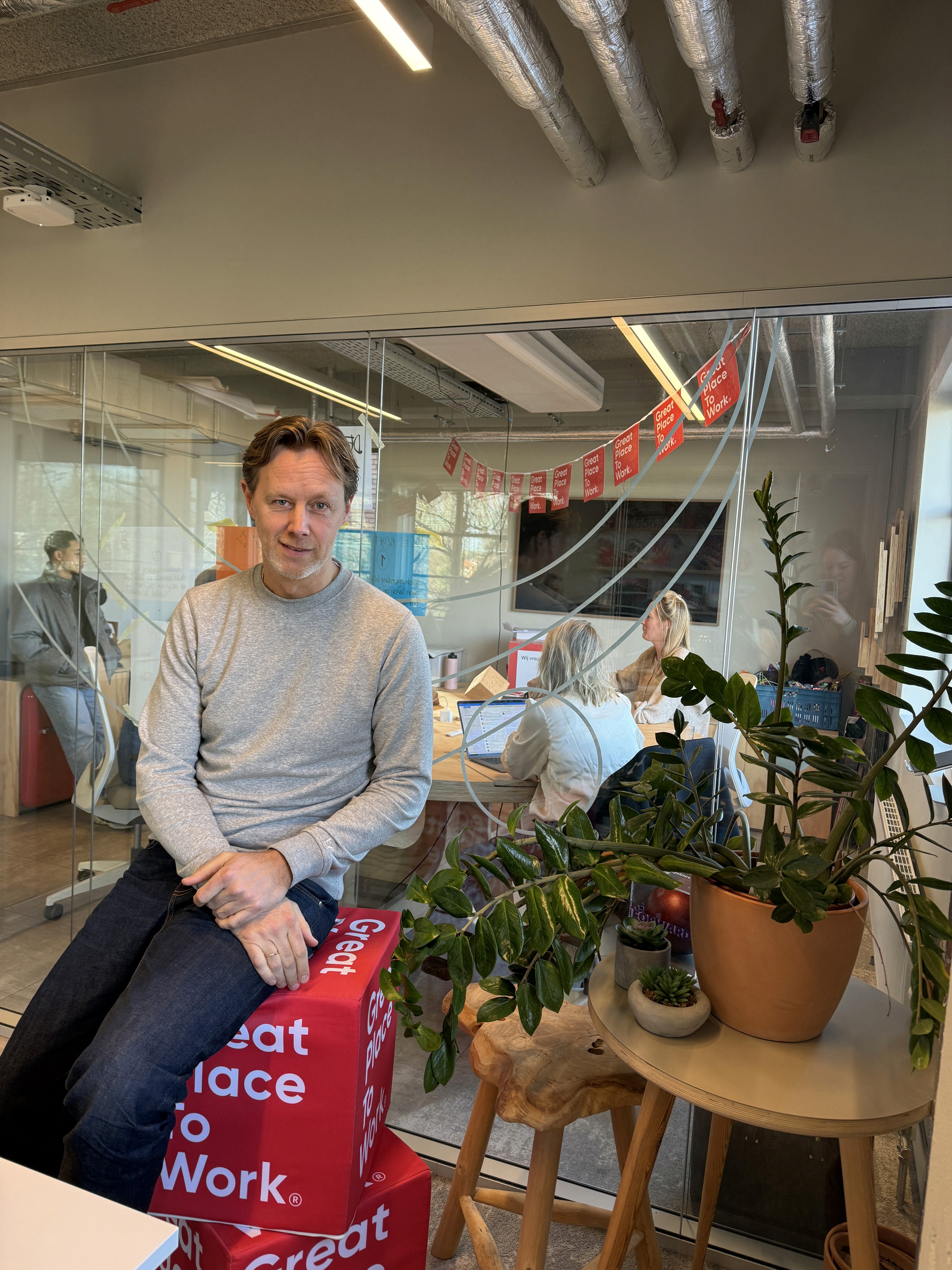 René Brouwers, CEO van Great Place To Work in Nederland in zijn kantoor