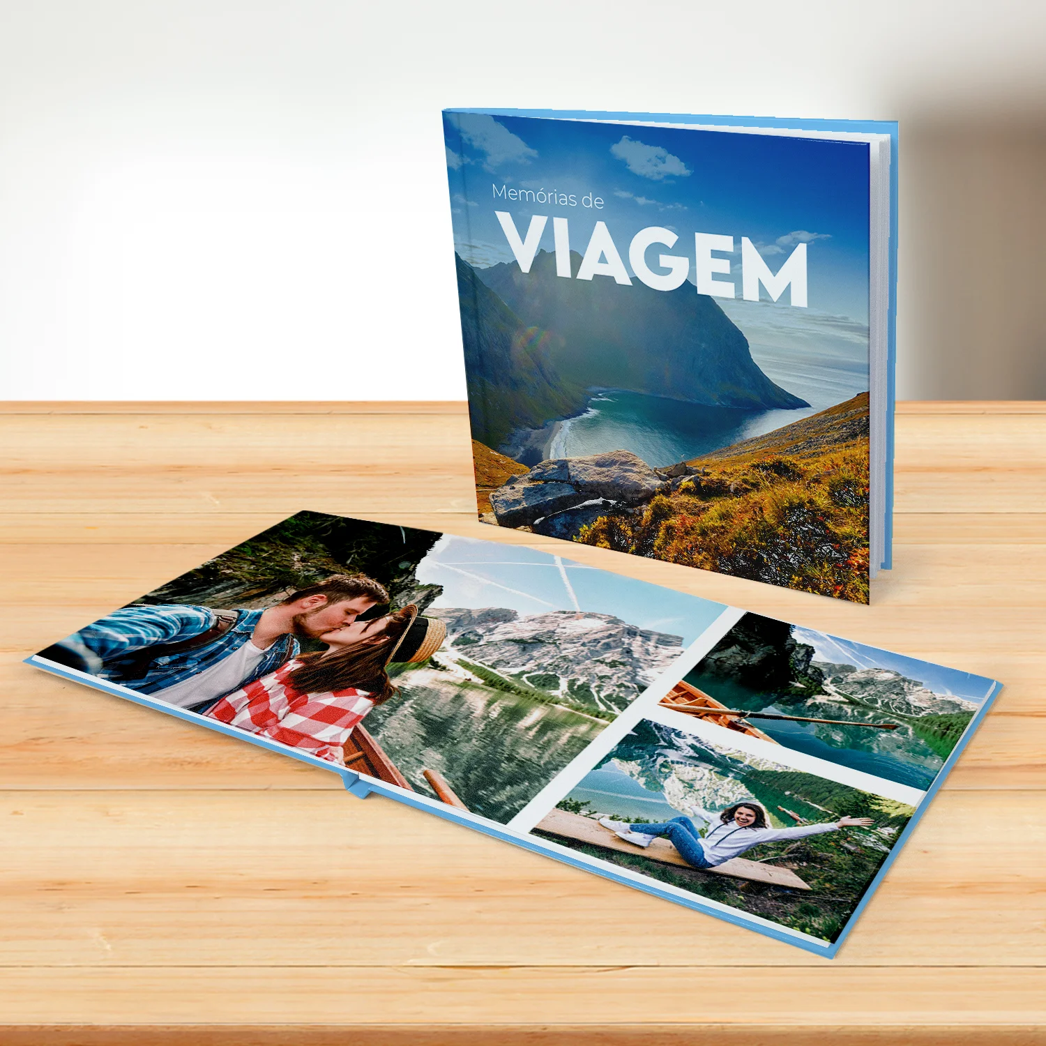 Fotolivro de capa dura no tamanho 15x21cm aberto e fechado em loop.
