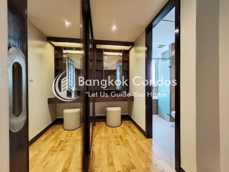 Richmond Hills 2 Bedroom Pet-Friendly Condo Thonglor 4