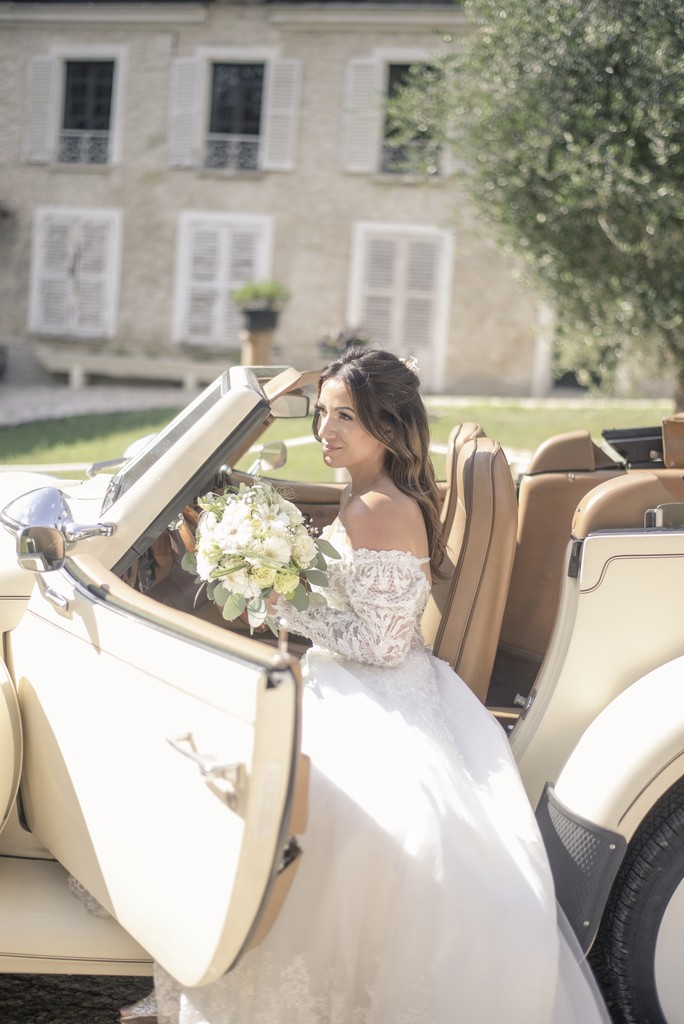 Album photo de luxe — French wedding photographer Paris — luxury wedding book France — Maison Elion — relique photographique rare — fragment intemporel — rituel artistique — photographe mariage haut de gamme — Seine-et-Marne 77 — album mariage bespoke sur mesure — timeless photography France — image symbolique — luxury French wedding photography