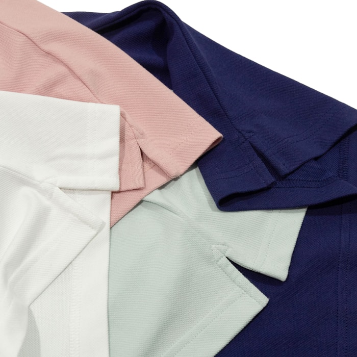 Uniformes médicos plegados