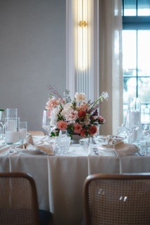 Celebrity arrival scene