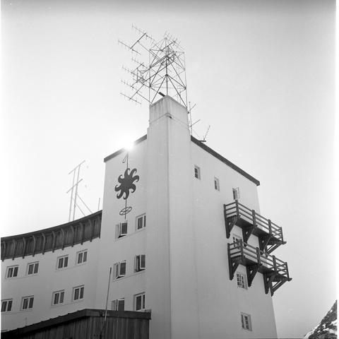 Hotel Portillo con antena ENTEL.