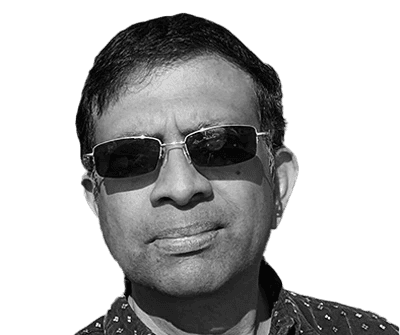 Man portrait in shirt with sunglasses