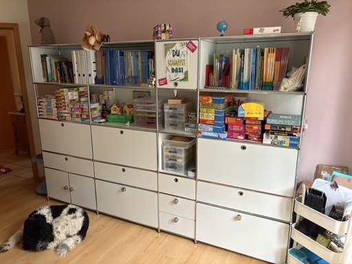 Bild von Materialschrank