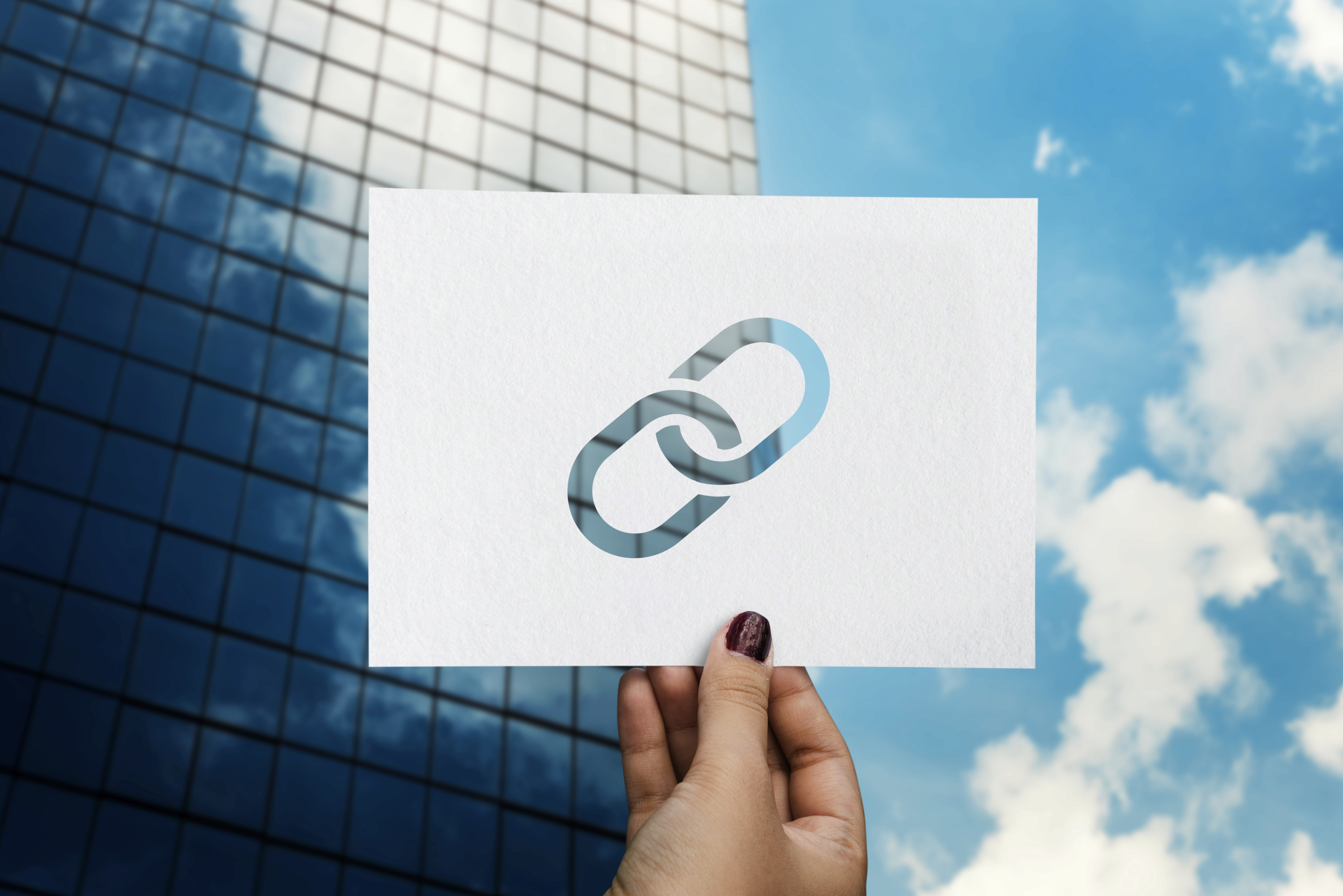 We explain what relationship marketing is and why it will help you strengthen your company's professional relationships