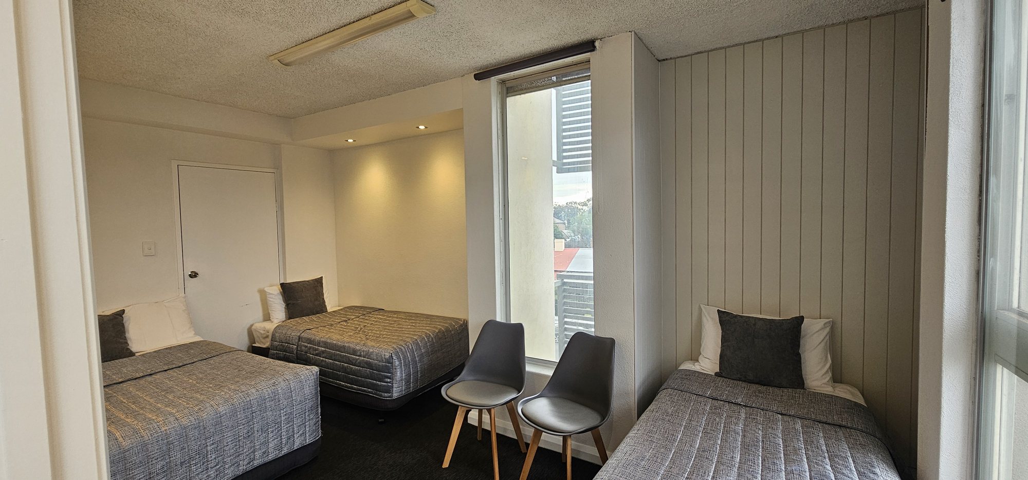 Room thumbnail 2