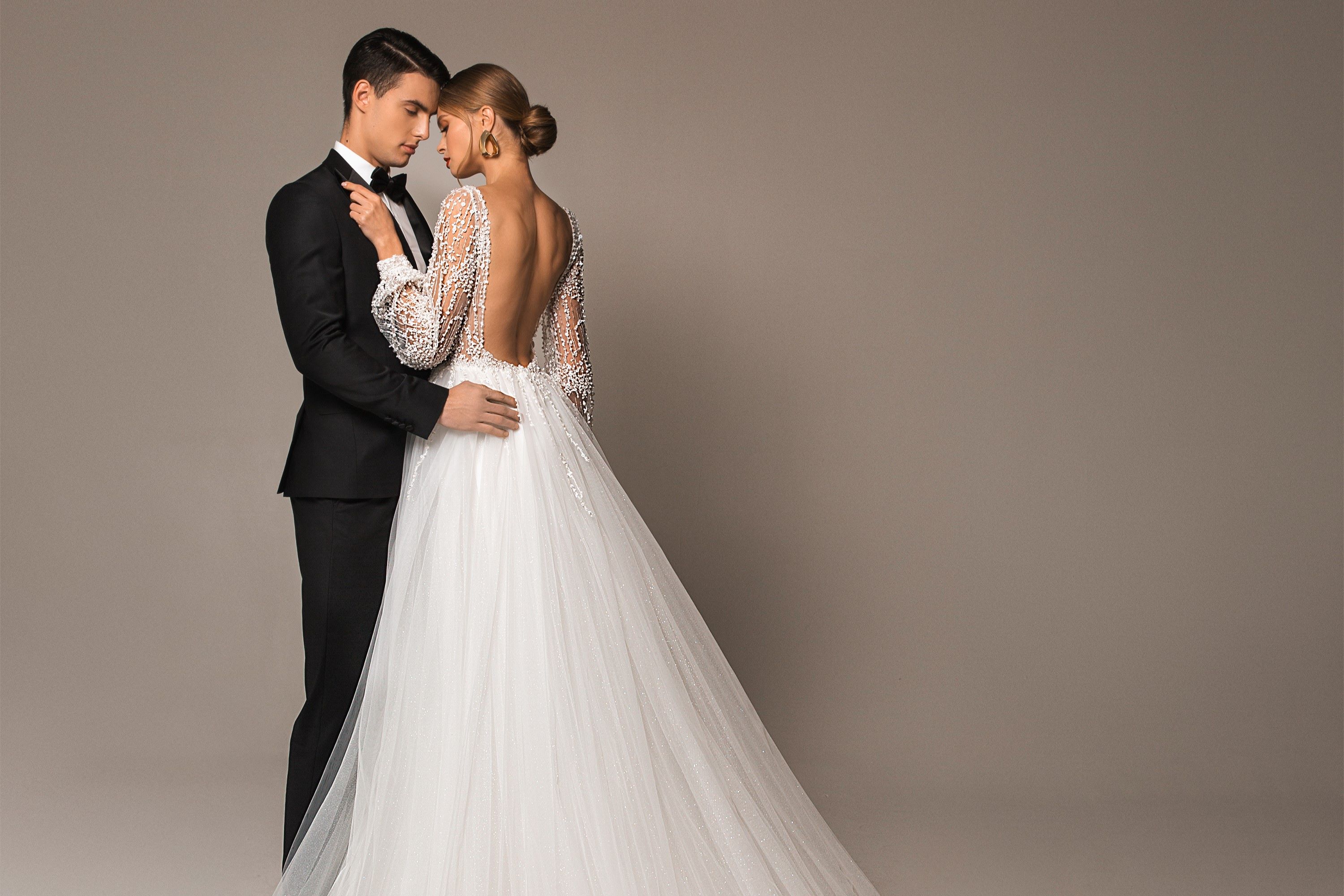 Hochzeitskleid mit tiefem Rückenausschnitt