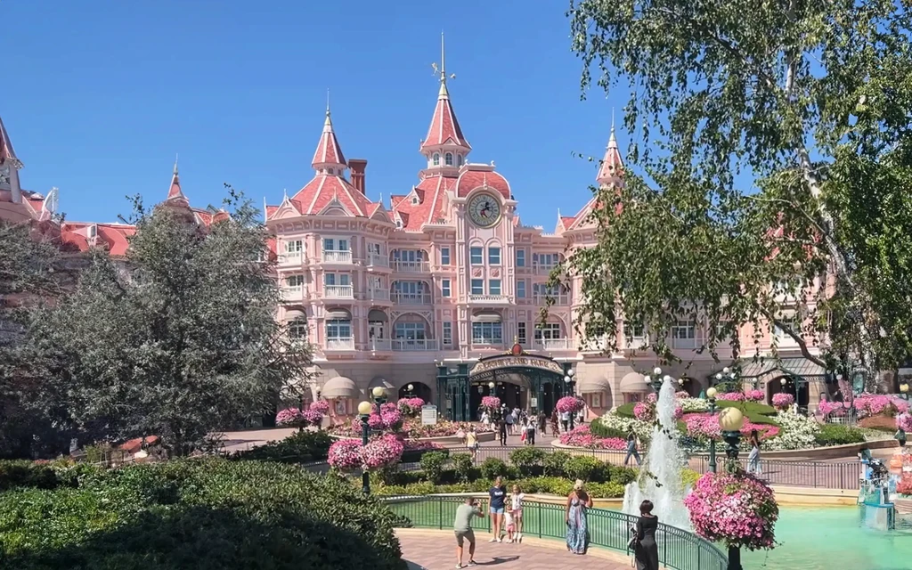 Disneyland Paris | Expa Travel