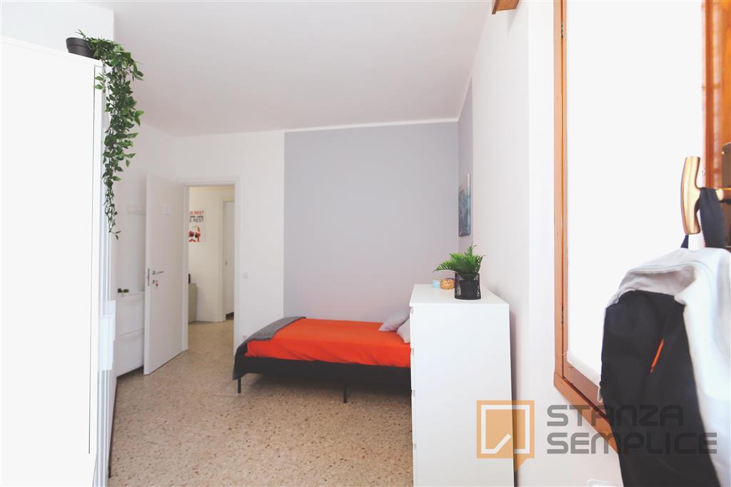 10-sqm room in Via Privata Nino Castelli, Lecco