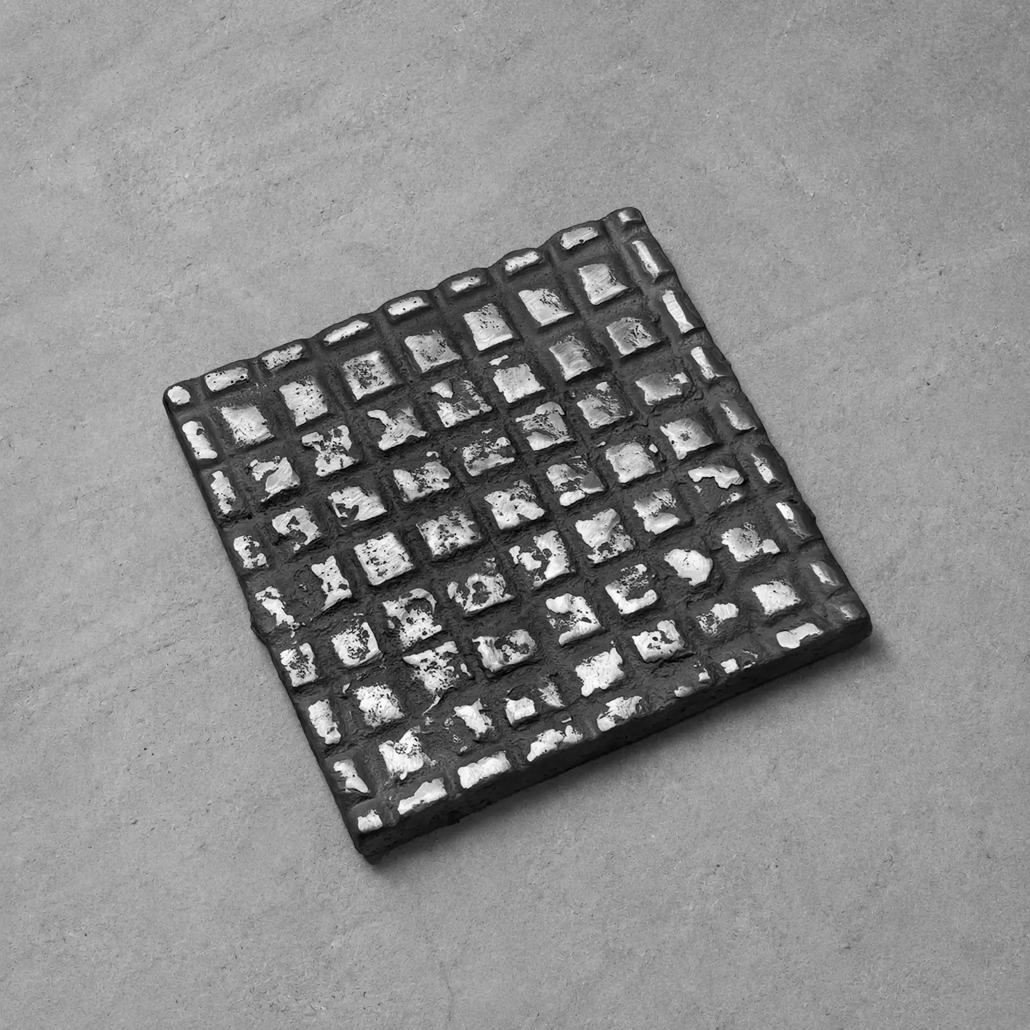 A cast iron tile found at the Shevchenko Factory during work on the Lubou project at 7 Sklad. The fragment belongs to the material archive of the place.