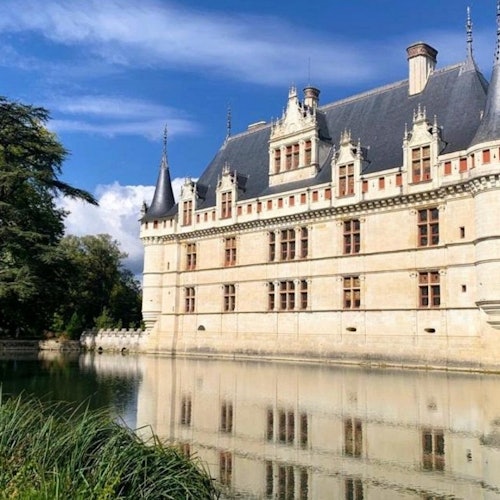 Château d'Azay-le-Rideau and its reflection in the water