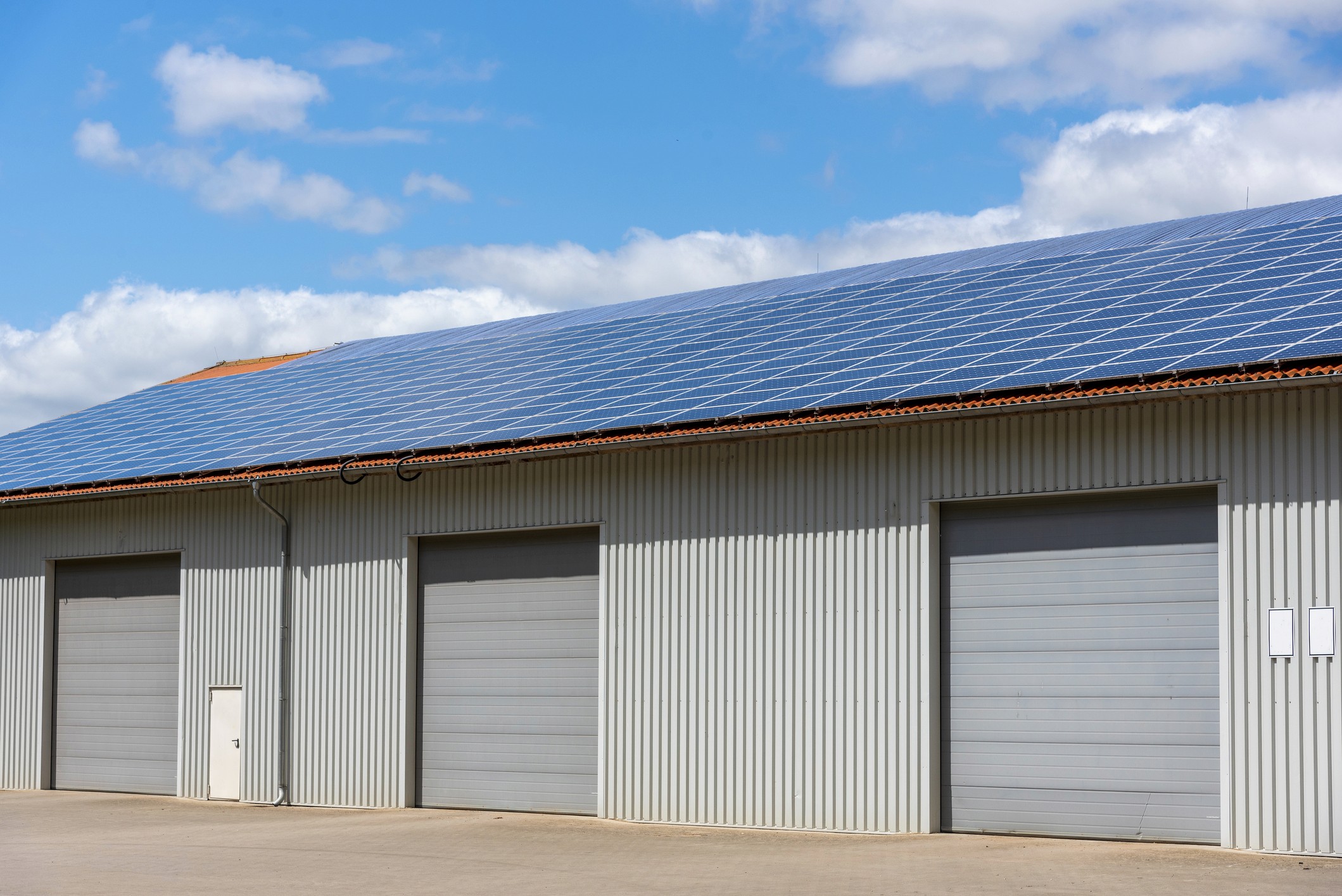 photo d'une PME avec une installation solaire