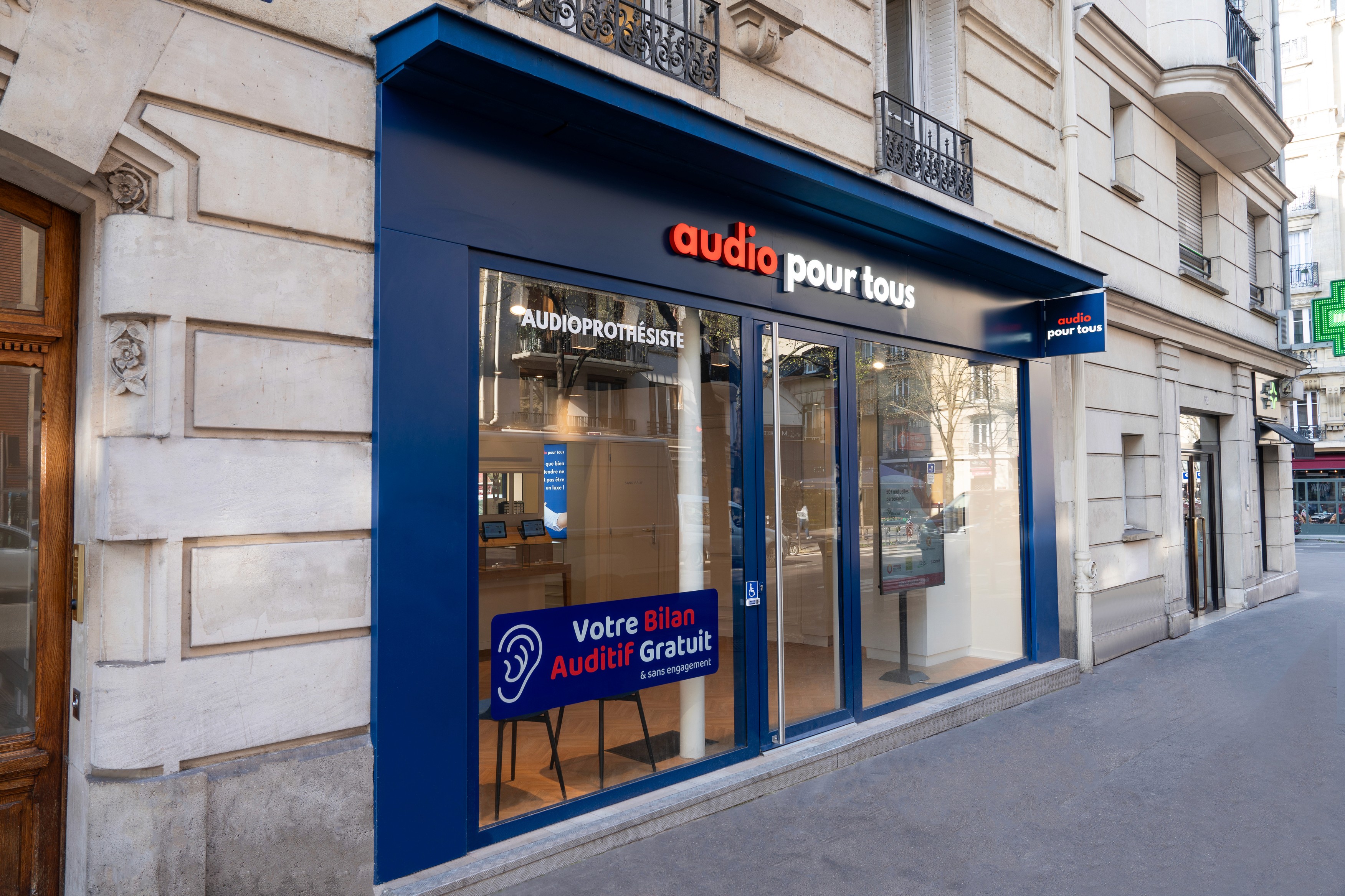 Centre-ville ou zone commerciale : quels critères pour choisir l'emplacement de son centre auditif en 2026 ? Analyse des coûts, de la clientèle cible et des stratégies d'implantation qui fonctionnent vraiment.