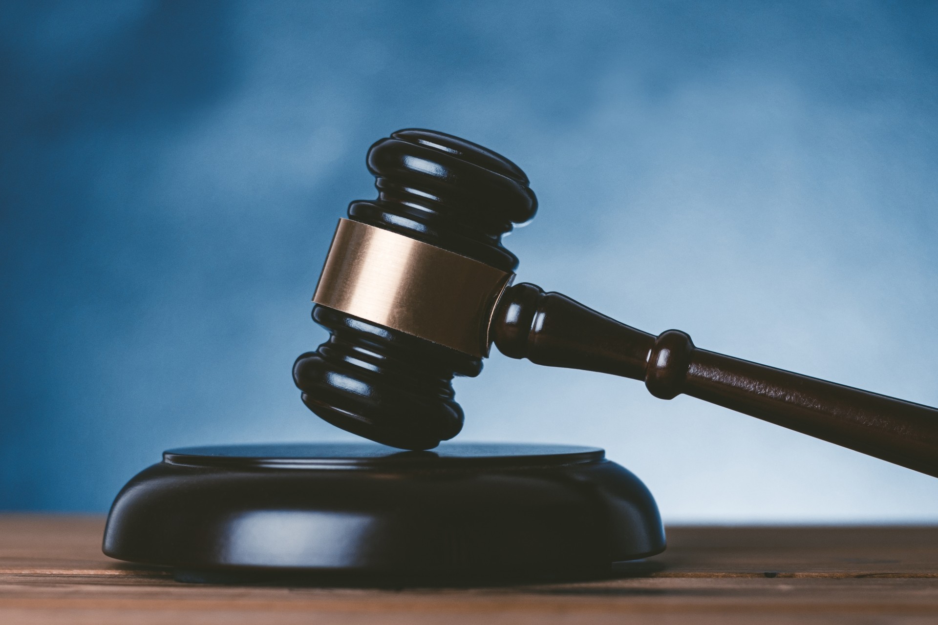 漫画「脳外科医竹田くん」実在の執刀医に有罪判決｜事件の全経緯と脊椎手術のリスクを脳神経外科専門医が解説