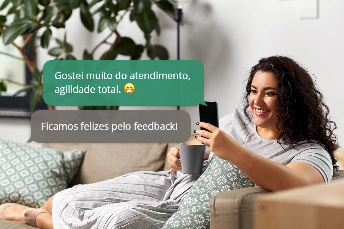 Cliente feliz com o atendimento via WhatsApp de uma empresa