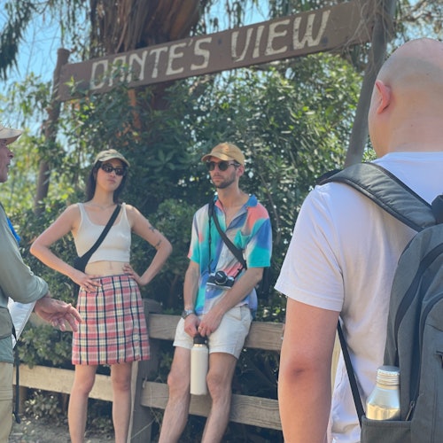 Griffith Park adalah kawasan keindahan alam semula jadi yang indah di tengah-tengah LA