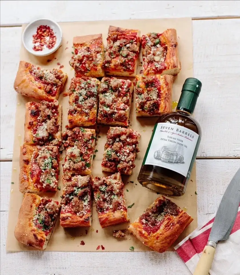 Seven Barrels Lifestyle Image Sweet Basil and Pizza