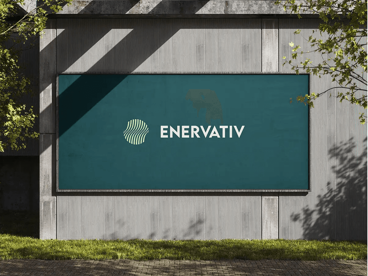 Billboard einer Betonmauer dieses zeigt die Logomarke von Enervativ